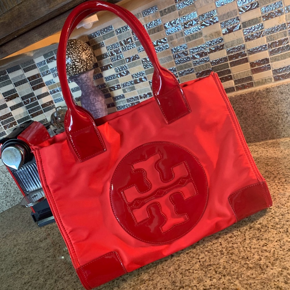 ✨TORY BURCH TOTE BAG RED NYLON/PATENT LEATHER TRIM